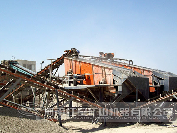 花崗巖石料生產現場 花崗巖石料生產現場