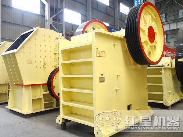 外動顎式破碎機(jī) 外動顎式破碎機(jī)