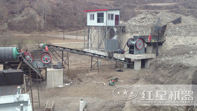 鄂式破石機應用現(xiàn)場