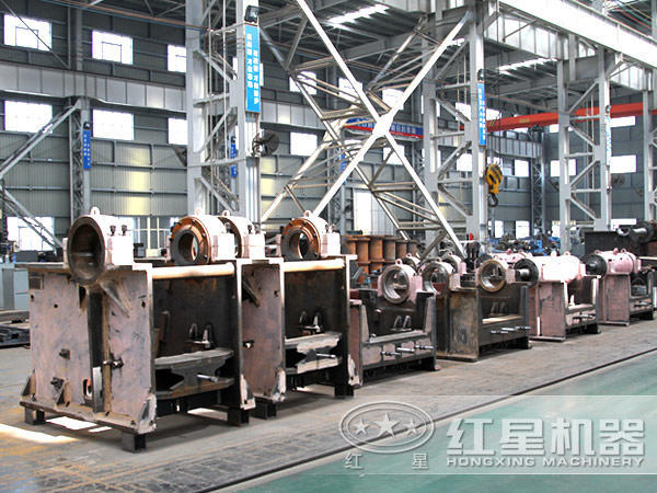 顎式破碎機(jī)生產(chǎn)現(xiàn)場 顎式破碎機(jī)生產(chǎn)現(xiàn)場