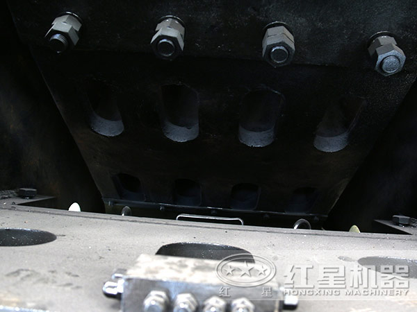 粗碎鄂式破碎機(jī) 粗碎鄂式破碎機(jī)