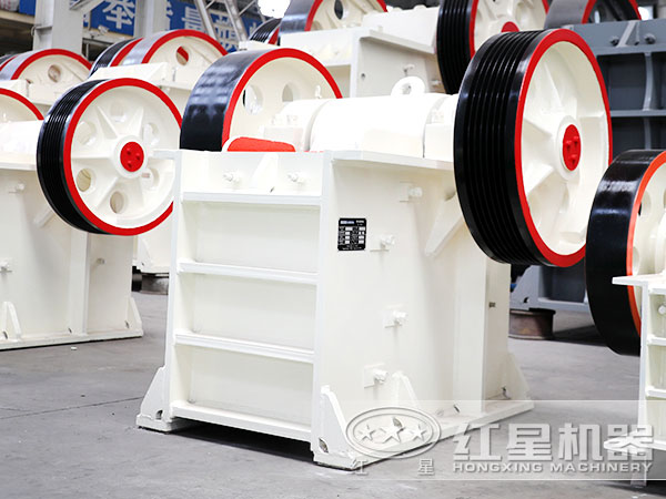 花崗巖小型碎石機(jī) 花崗巖小型碎石機(jī)