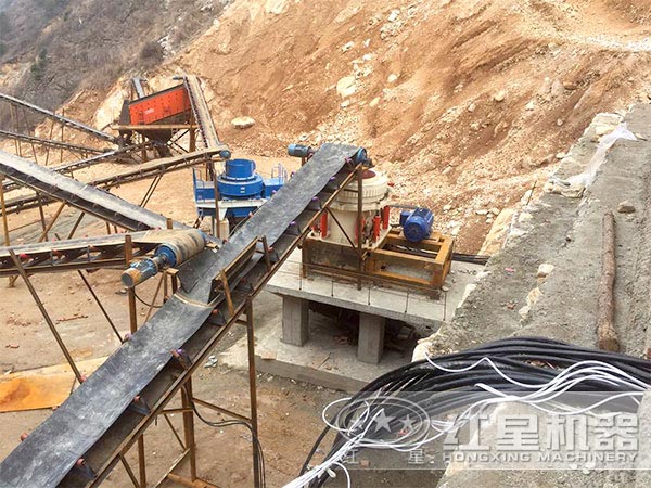 沖擊式制砂機(jī)作業(yè)現(xiàn)場