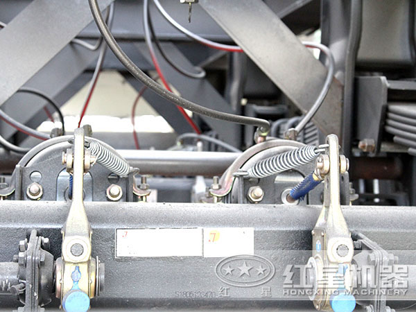 履帶式移動破碎機細節圖 履帶式移動破碎機細節圖