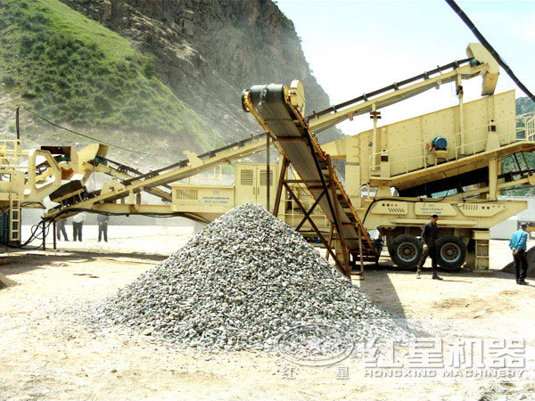 可移動(dòng)碎石機(jī)現(xiàn)場(chǎng) 可移動(dòng)碎石機(jī)現(xiàn)場(chǎng)