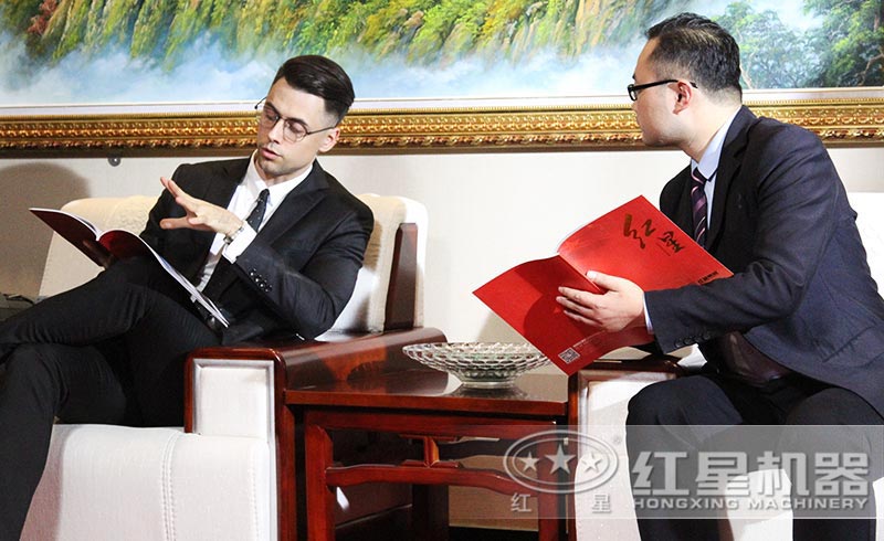 客戶來廠參觀、了解設(shè)備 客戶來廠參觀、了解設(shè)備