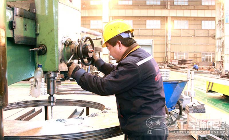 紅星大型設(shè)備生產(chǎn)車(chē)間 紅星大型設(shè)備生產(chǎn)車(chē)間