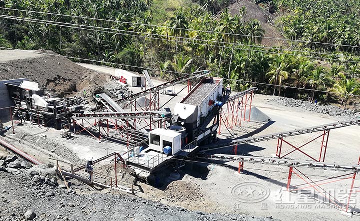 移動式磕石機(jī)現(xiàn)場 移動式磕石機(jī)現(xiàn)場