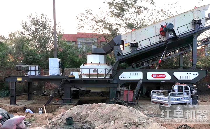 移動制砂機(jī)安裝現(xiàn)場 移動制砂機(jī)安裝現(xiàn)場