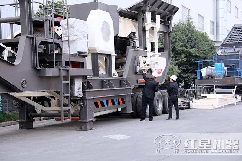 紅星參觀紅星移動打砂機廠區(qū) 紅星參觀紅星移動打砂機廠區(qū)