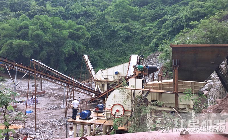 錘破石頭制砂機生產(chǎn)線設(shè)備現(xiàn)場 錘破石頭制砂機生產(chǎn)線設(shè)備現(xiàn)場