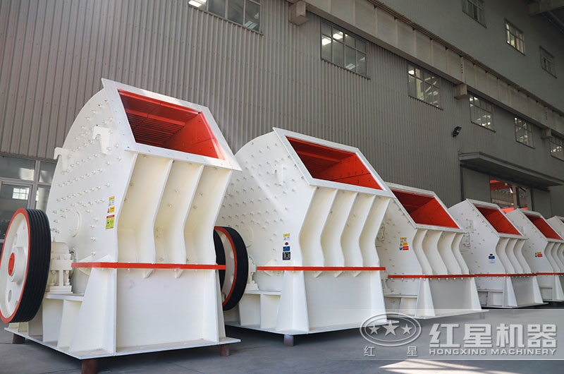 各種型號的錘式破碎機 各種型號的錘式破碎機
