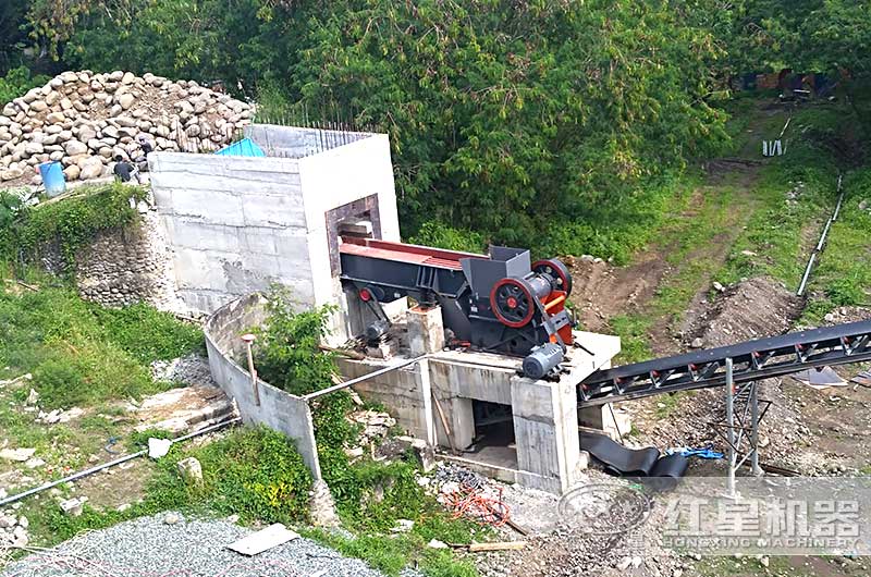 破碎生產(chǎn)現(xiàn)場(chǎng)