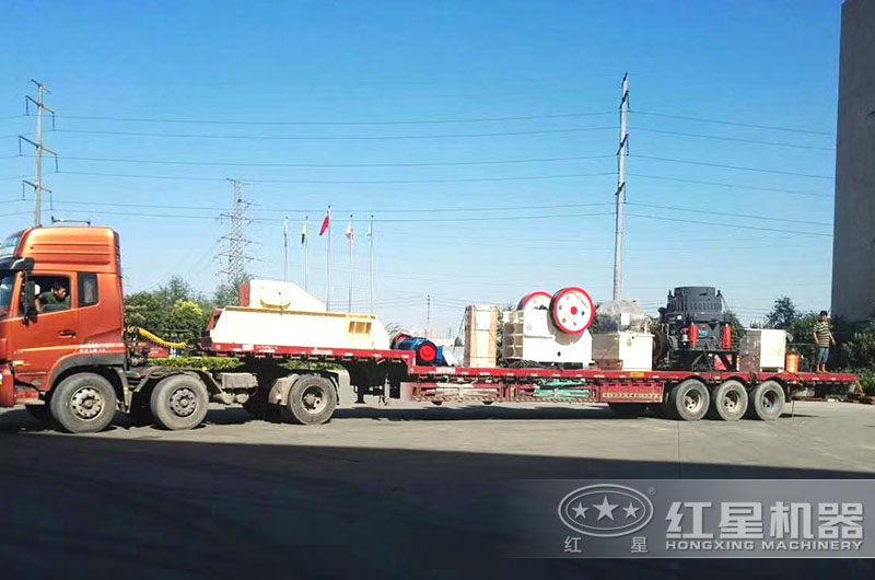 顎式破碎機(jī)發(fā)貨現(xiàn)場(chǎng) 顎式破碎機(jī)發(fā)貨現(xiàn)場(chǎng)