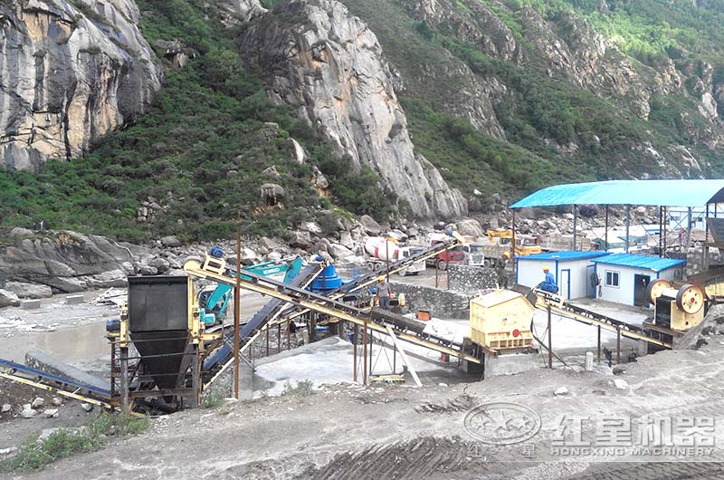 制砂機(jī)生產(chǎn)現(xiàn)場(chǎng) 制砂機(jī)生產(chǎn)現(xiàn)場(chǎng)